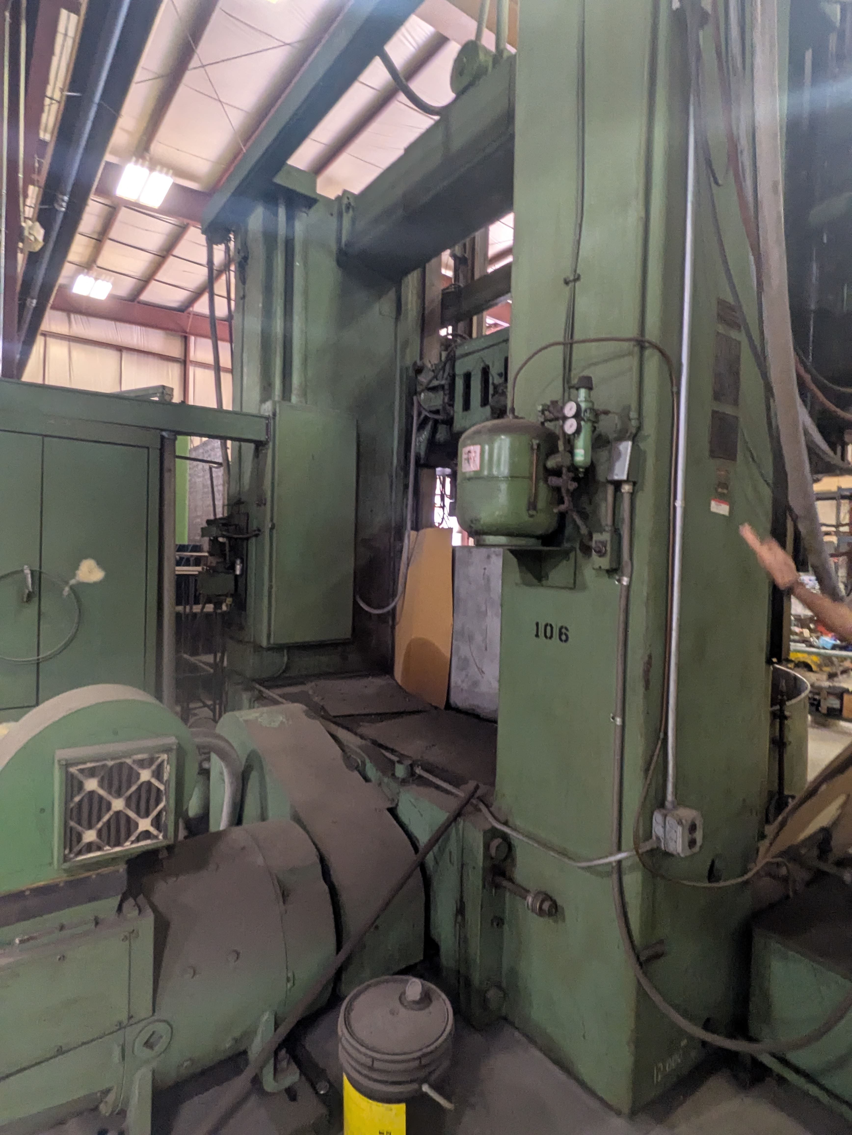 Gray - 4.jpg (61689 bytes)