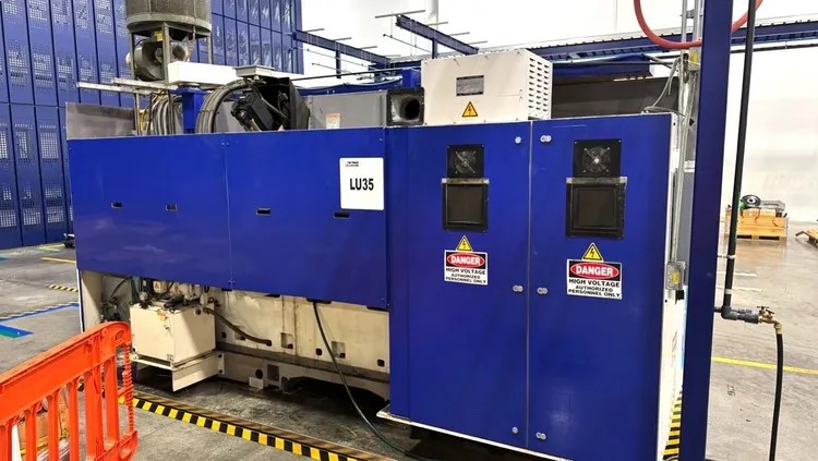 Okuma LU-35 4-Axis Back Side View1.jpg (93314 bytes)